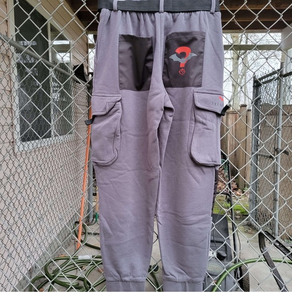 The Batman Collection - Cargo Style Sweatpants - Picture 4 of 4